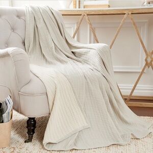 BOBBY BERK 100% Cotton 2-Sided Matelasse Throw Blanket In Grey 60x80